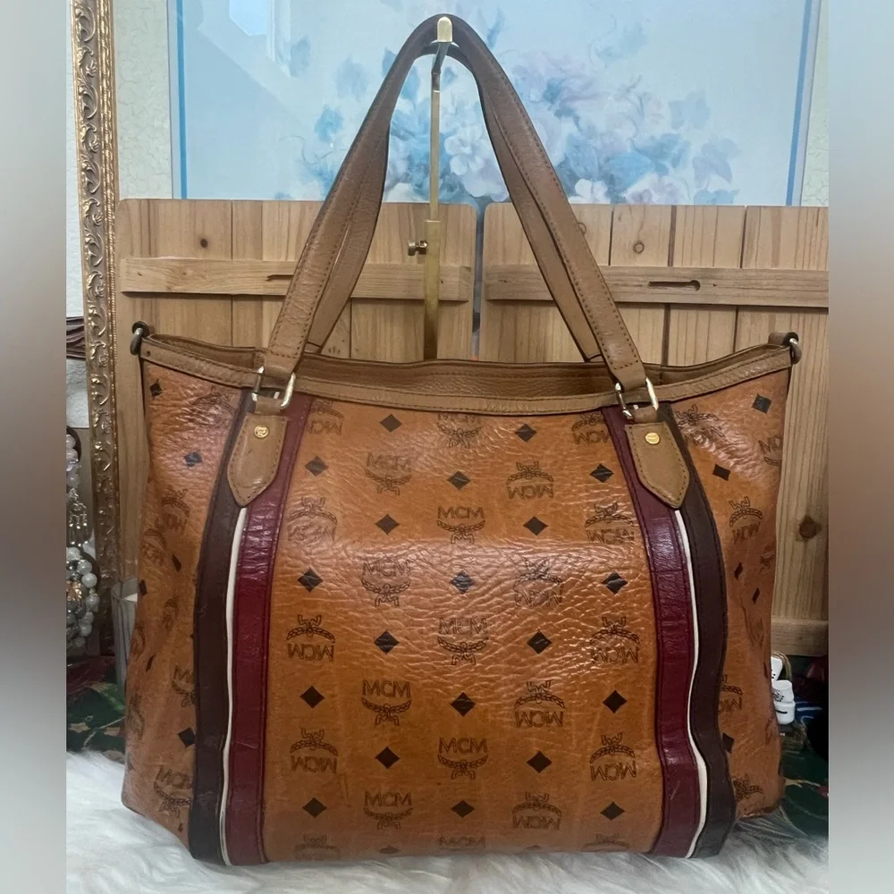 MCM Tan and Burgundy Logo Tote - Picture 3 of 15